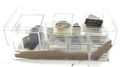 Minerlasteine 12 verschiedene zb. Rauchquarz Pyrit Sandrose Markasit Azurit