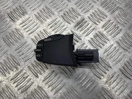 FORD MONDEO III Sedan B4Y Lenkradknöpfe / -schalter 98AB17K147AD 2.00 24917478