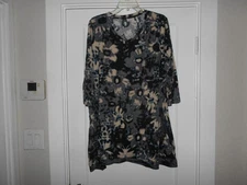 LOGO by Lori Goldstein Black Gray Floral Pockets Top Size 3X