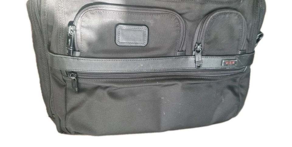 Calzoncillo organizador expandible para computadora portátil Tumi Alpha 2 26145D2 negro con correa Foto 2 de 4