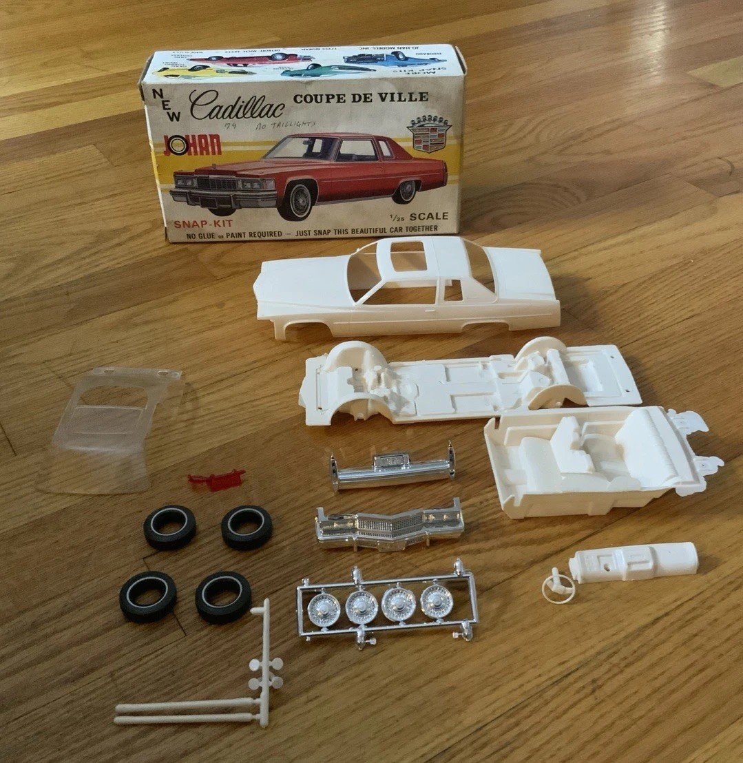 VINTAGE JO-HAN CADILLAC COUPE DE VILLE 1/25 SNAP-KIT 