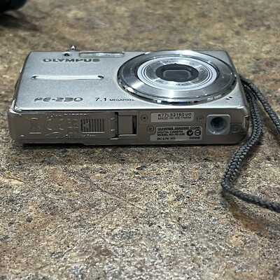 Olympus FE-230 Digital Camera Silver 7.1MP 3X Zoom TESTED READ