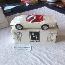 AMT ERTL Chevrolet America’s Cup Corvette Artic White/Red Inter  #8923 w/BOX
