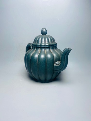 Chinese Yixing Zisha Clay Handmade Exquisite Teapot (筋纹 底款:王小平) - Picture 3 of 9