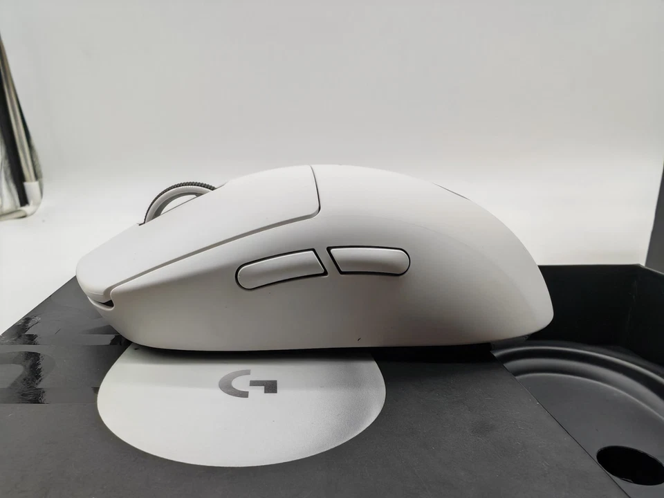 Logitech G PRO X SUPERLIGHT kabellose Gaming-Maus mit HERO 25K Sensor - Bild 3 von 4