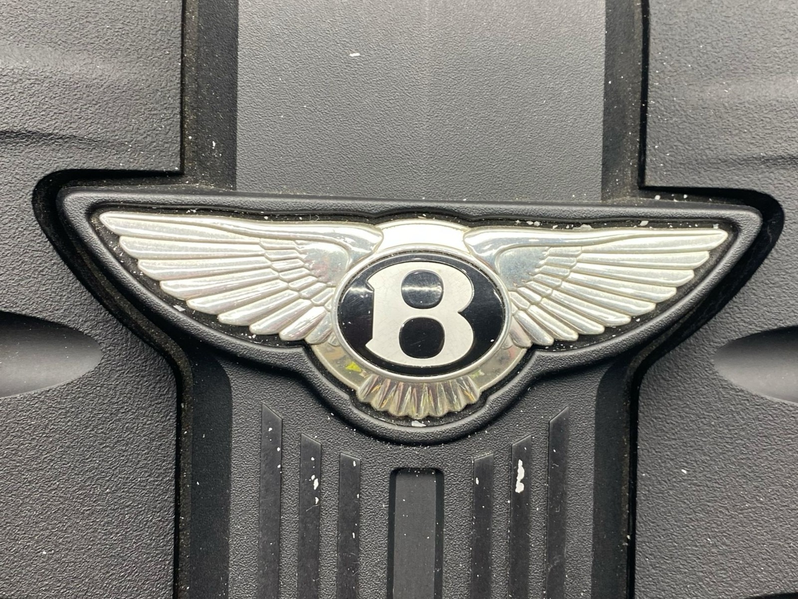 2015-2020 BENTLEY BENTAYGA 6.0L AWD W12 ENGINE FILTER HOUSING BEZEL COVER *FADE*