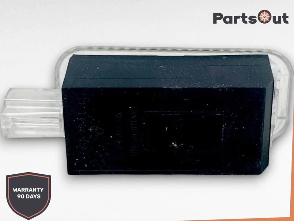 2012-2024 AUDI A6 QUATTRO C7 REAR LEFT OR RIGHT SEAT COURTESY LIGHT LAMP OEM - Image 4 of 4