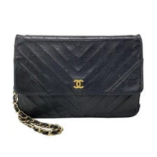 Auth CHANEL V Stitch (Chevron) - Black Lambskin Shoulder Bag Gold hardware