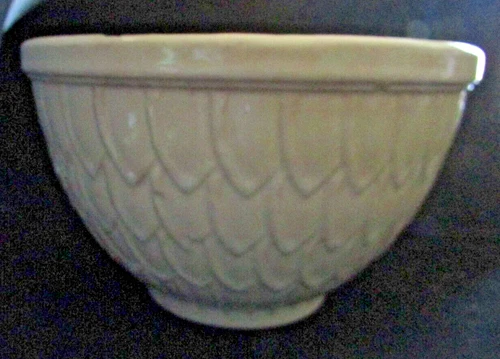 Vintage McCoy 6" Nesting Mixing Bowl Yellow / Sand Fish Scale Feathered NICE!!
