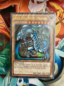 Saga of Blue Eyes White Dragon Structure Deck | eBay