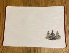 Winter Wonder Lane Christmas Tress Placemat 13" x 19” Green/Red/Lite Green NWT