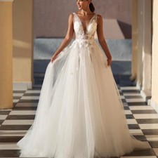 V  Neck Sleeveless Lace Applique Tulle Ball Gown Wedding Dress White Bridal Gowns