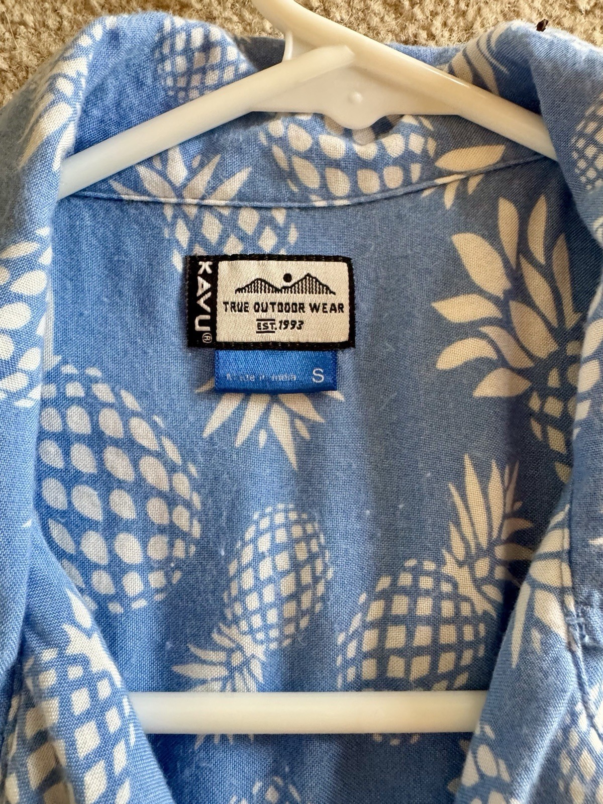 Kavu blue/white collared v-neck patterned sleevel… - image 3