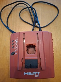 Original Hilti Ladegerät C 7/24 220V 240V / 7 2V 24V