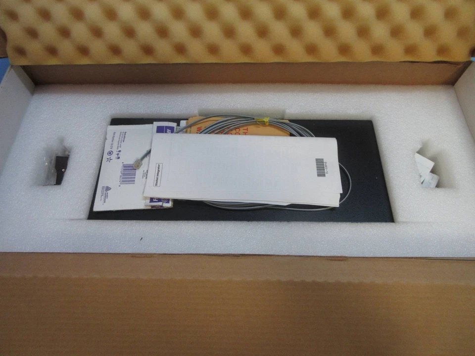New Liebert Integrator-19SE Rev. N Integrator 19IN RKMNT 1UPS Ethernet 9 Vdc NIB - Image 3 of 4