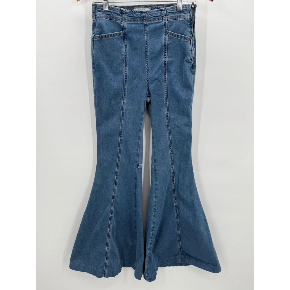 Pantalones de mezclilla para mujer We The Free de pierna acampanada talla 27 lavado claro boho chic Foto 2 de 4