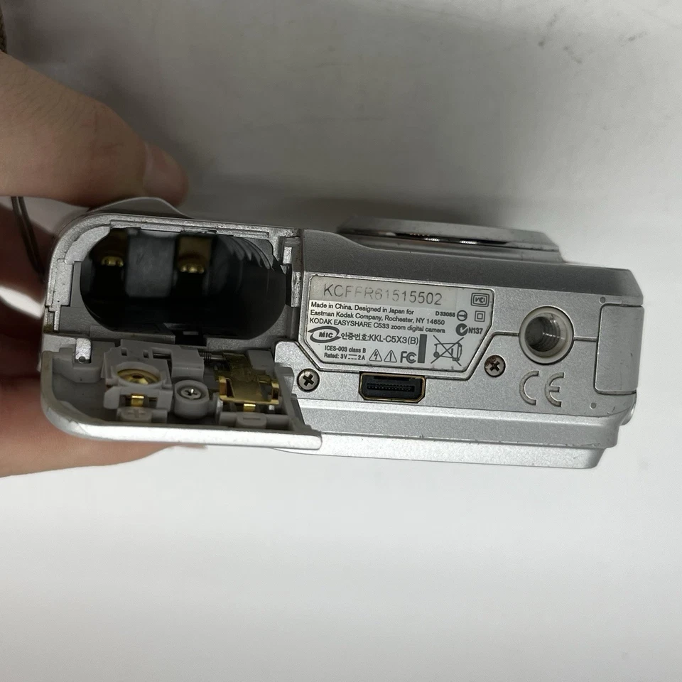 Kodak EasyShare C533 5.0MP Zoom  Digital Camera Silver For Parts Repair - Image 3 of 4