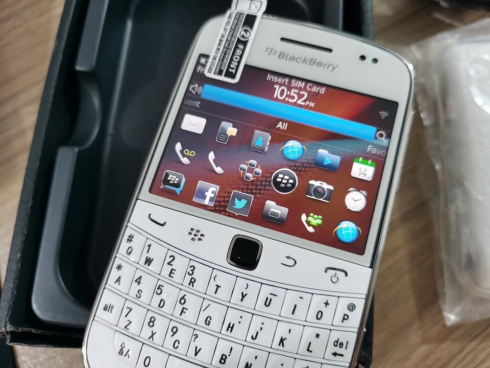 BLACKBERRY 9900 BOLD - 8 GB - Negro/Blanco 3G (Desbloqueado) Envío Gratis Foto 4 de 4