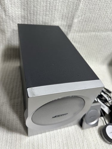 Bose Companion 3 Multimedia Speaker System (Subwoofer, Controller, 2 Satellites) - 第 4/16 張圖片