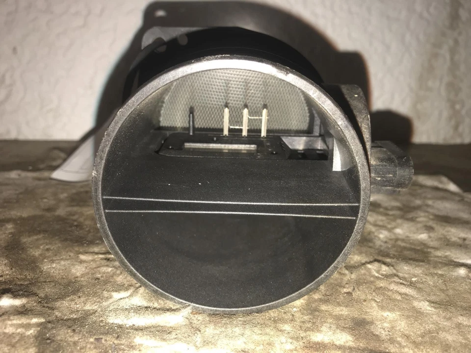 Medidor de flujo de aire de inyección de combustible usado se adapta a: Hyundai Entourage Sdn 2007 3,8 grado A Foto 2 de 4