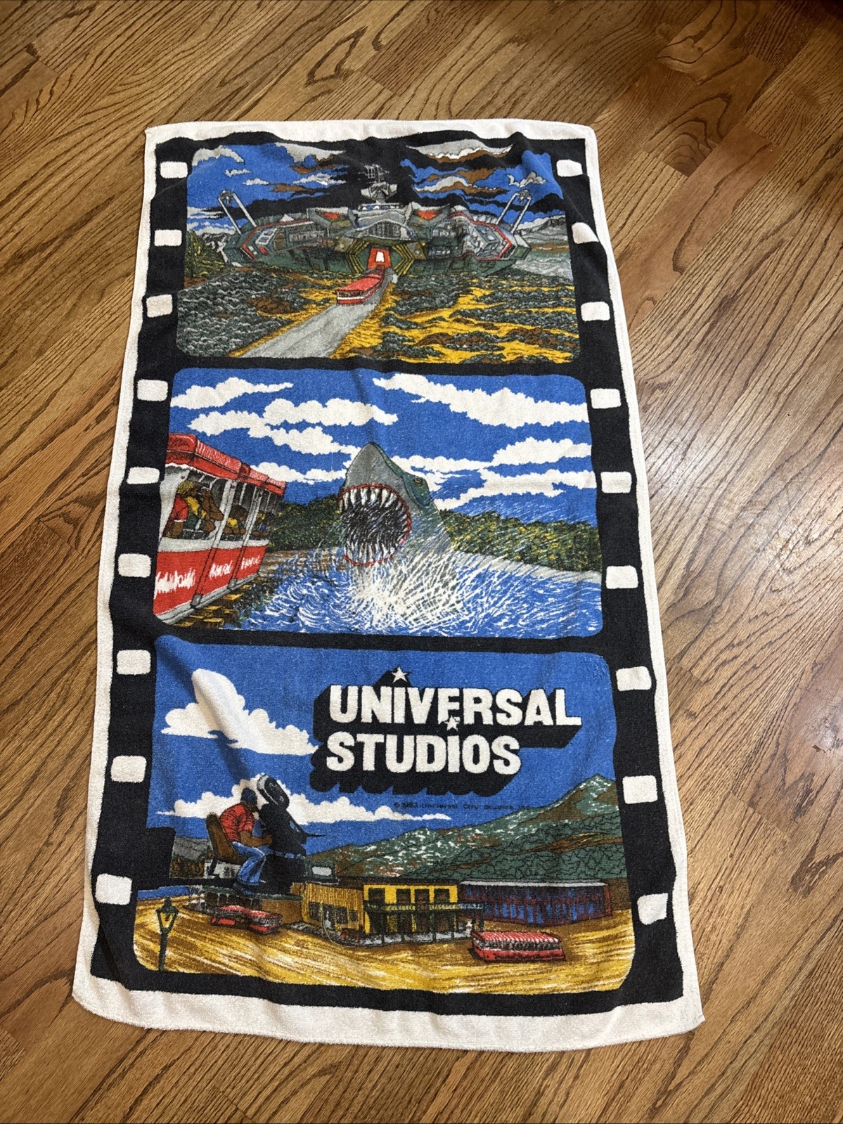 Jaws Battlestar 26x48