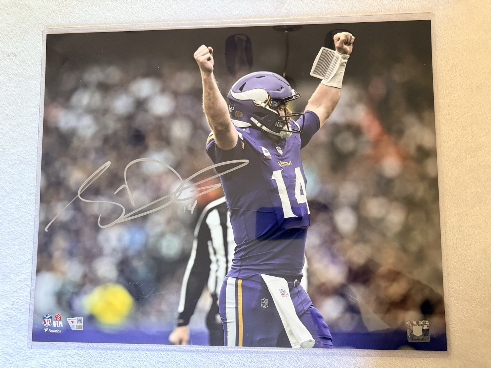 Sam Darnold Signed Minnesota Vikings Passing 16x20 Photo - FANATICS COA