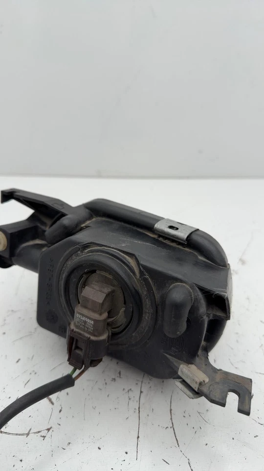 05 06 07 MERCEDES C-CLASS Fog/mark/park/turn Light/lamp Mercedes-Benz Right - Image 3 of 4