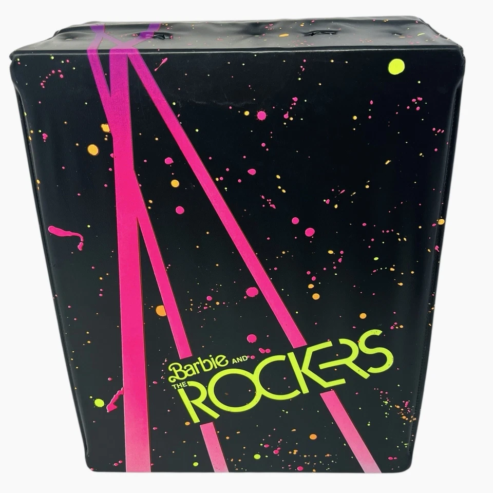 Lote De Colección 1985 Jem And The Holograms Muñecas Originales Ropa Accesorios Con Estuche Foto 4 de 4