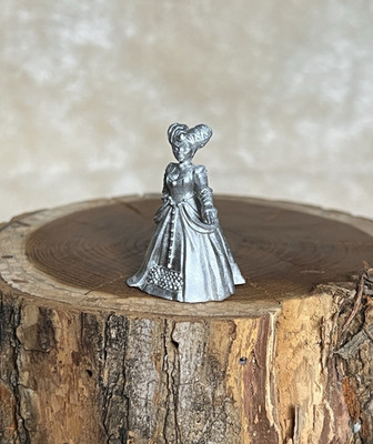 Dunkeldorf Miniatures - Ludmilla von Struttendorf, Noblewoman (V2) - King Games