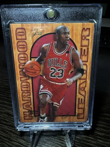 1995-96 Fleer - Flair Hardwood Leader Michael Jordan #4. possibly a psa 8!