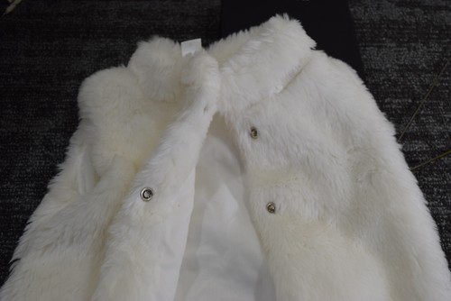 Carter GIRLS 5 S White Faux Fur Vest Shrug Soft FLAW READ - Picture 6 of 11