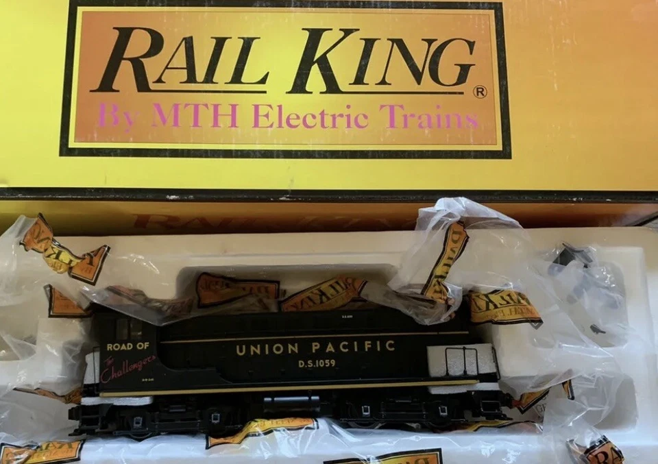 MTH RAILKING SCALE UNION PACIFIC VO 1000 SWITCHER DIESEL ENGINE 30-27541! - Image 2 of 4