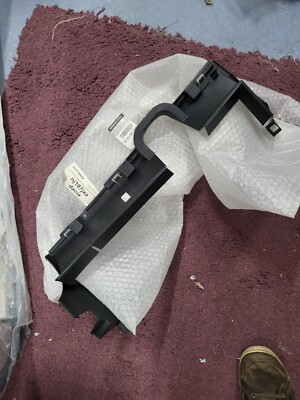 GENUINE NEW DACIA DUSTER HS RADIATOR AIR DEFLECTOR 628114187R