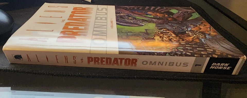 Aliens vs. Predator Omnibus Volume 1 Vol Dark Horse Comics - Image 3 of 3