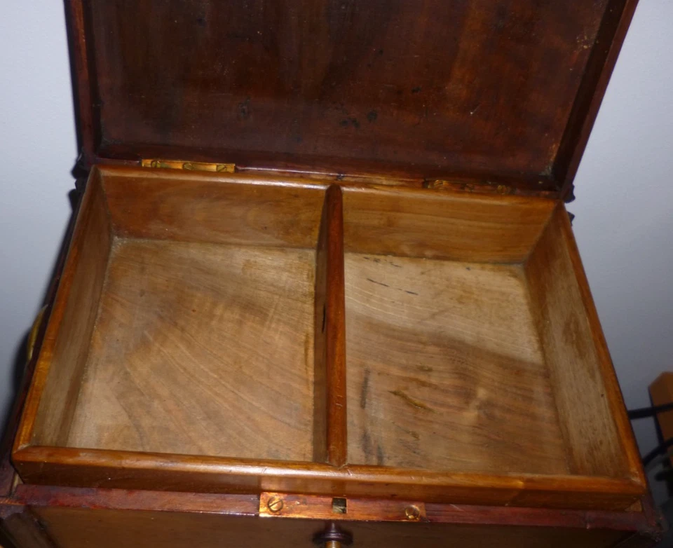 Ancienne Grande Boîte coffre en bois, couture, ou autre,  déb. XXe - Photo 3/4