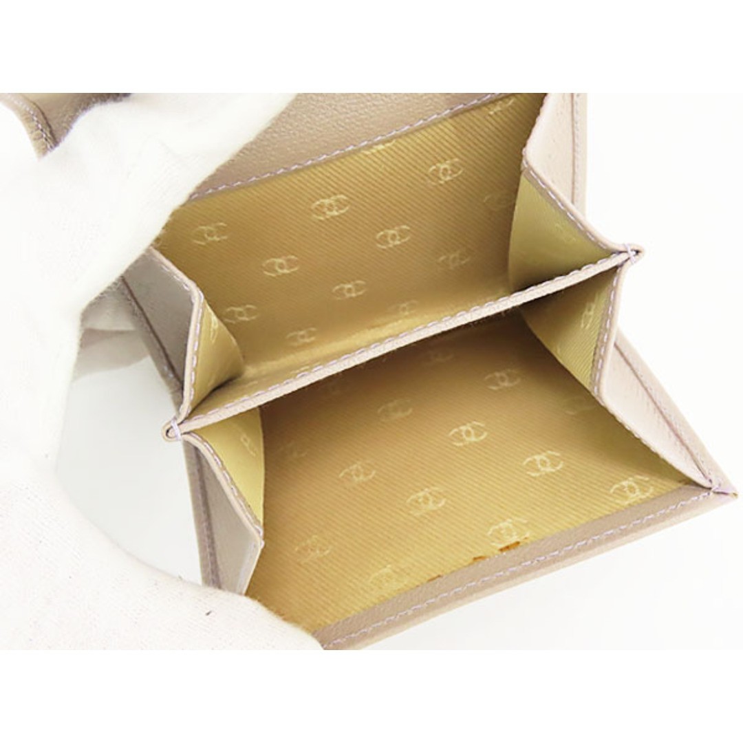 CHANEL Super  Condition  Coco Button W Hook Walle… - image 9