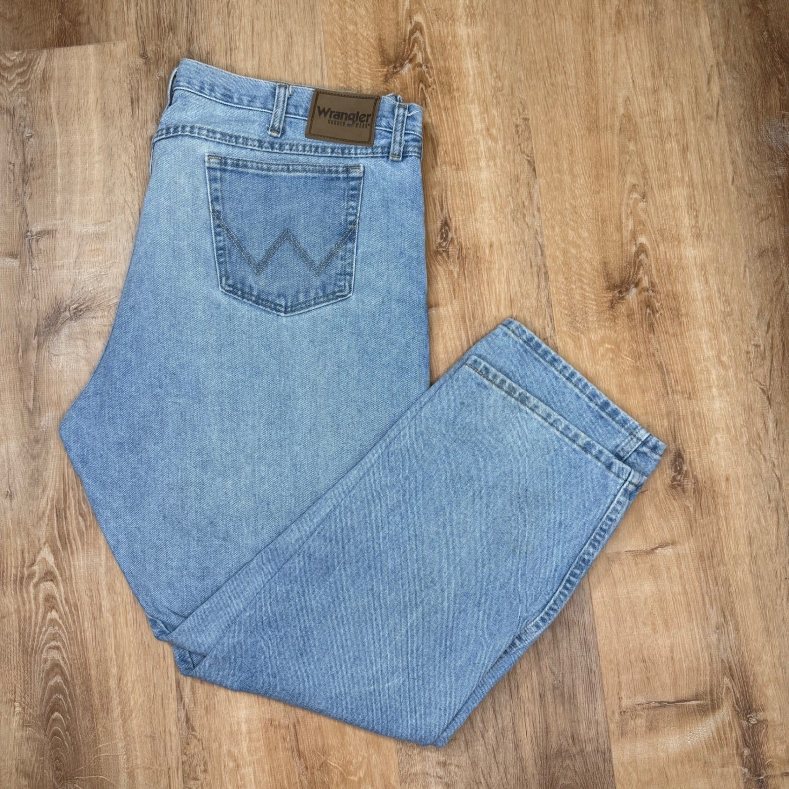 Wrangler Rugged Wear Mens Light Wash Denim Jeans Size 44 x 30