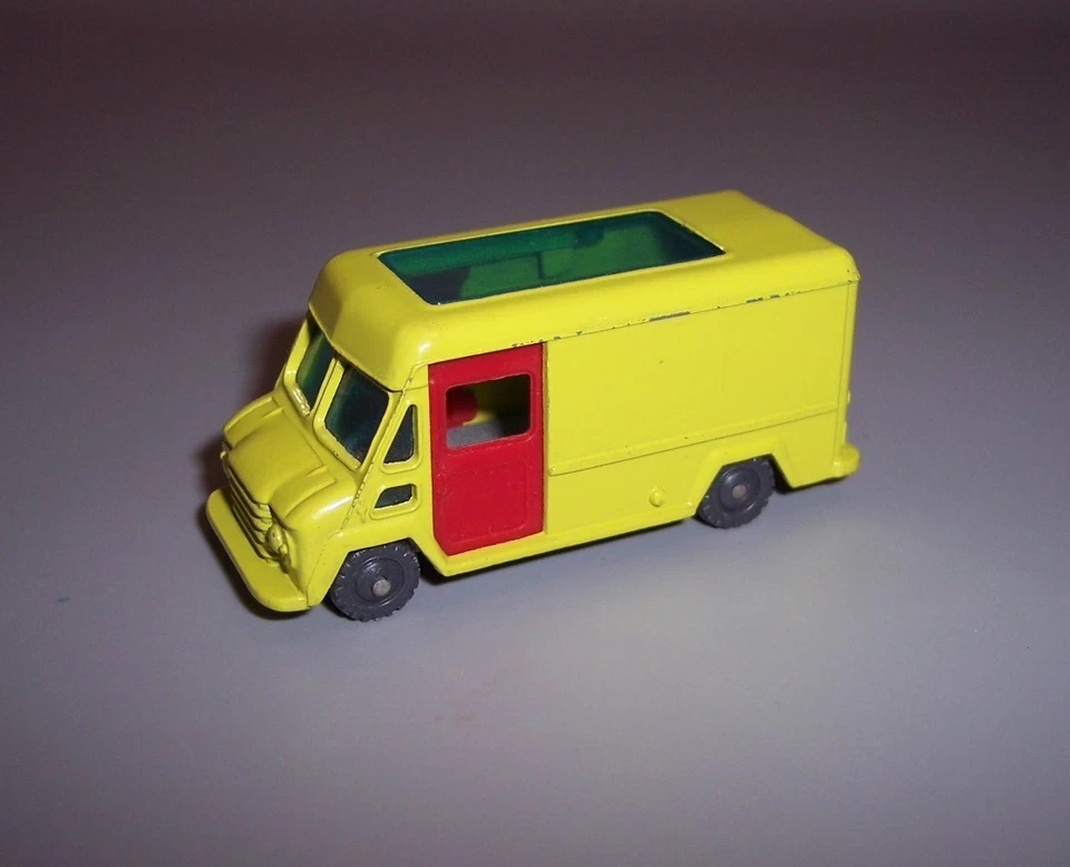 FURGONETA HUSKY METTOY NO.19 COMMER "WALK-THRU" USADA SUELTA Foto 3 de 4