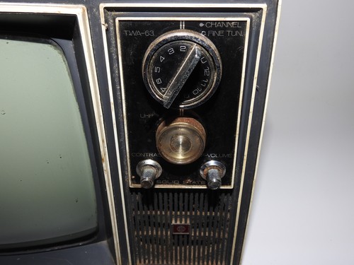 alter Vintage Hitachi twa-63 TV Ferseher, tragbar, Made in Japan ca. 1968 - Bild 3 von 20