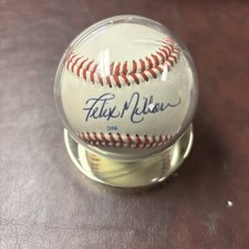 NEW YORK.METS GREAT FELIX MILLAN AUTO BASEBALL With Case