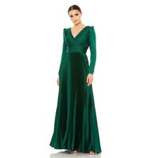 Mac Duggal Pleated Long Sleeve V-Neck Gown Emerald Size 10 NWT
