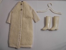 Francie FROSTY FUR 3455 1971 White Squishy Boots Barbie
