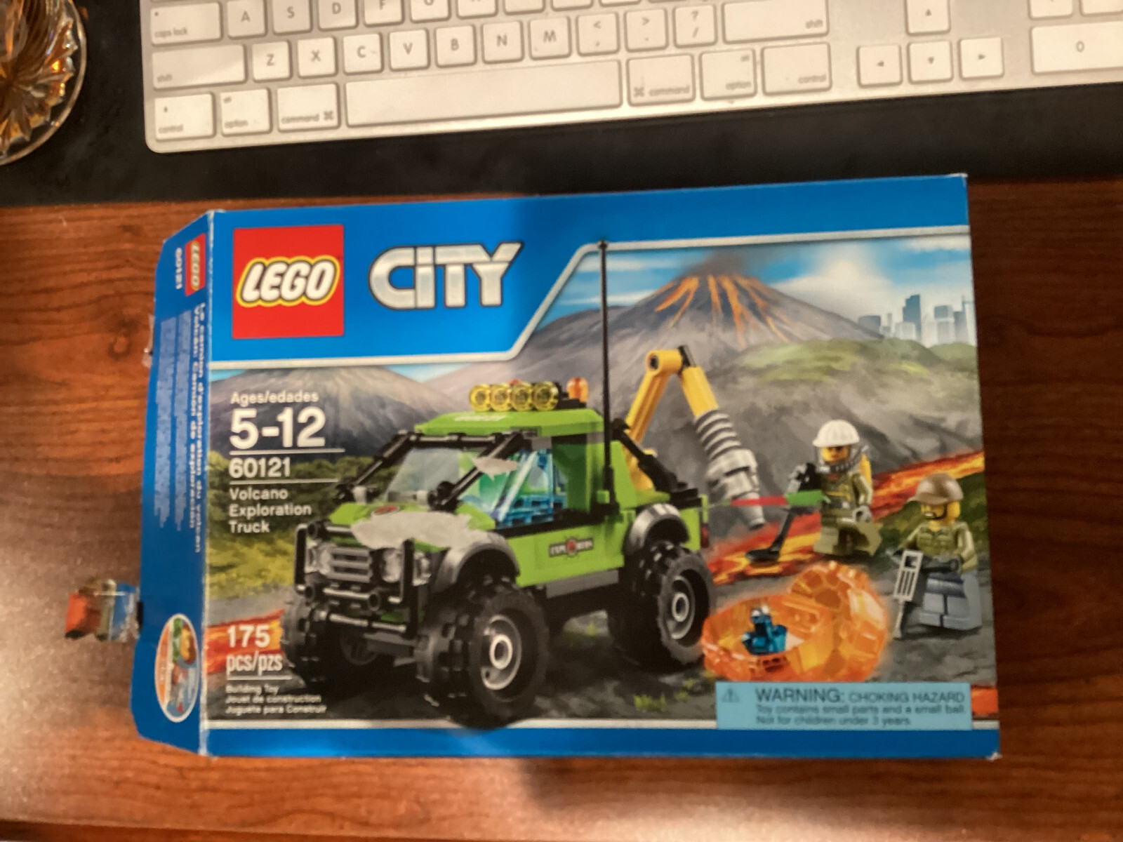 LEGO CITY: Volcano Exploration Truck (60121)