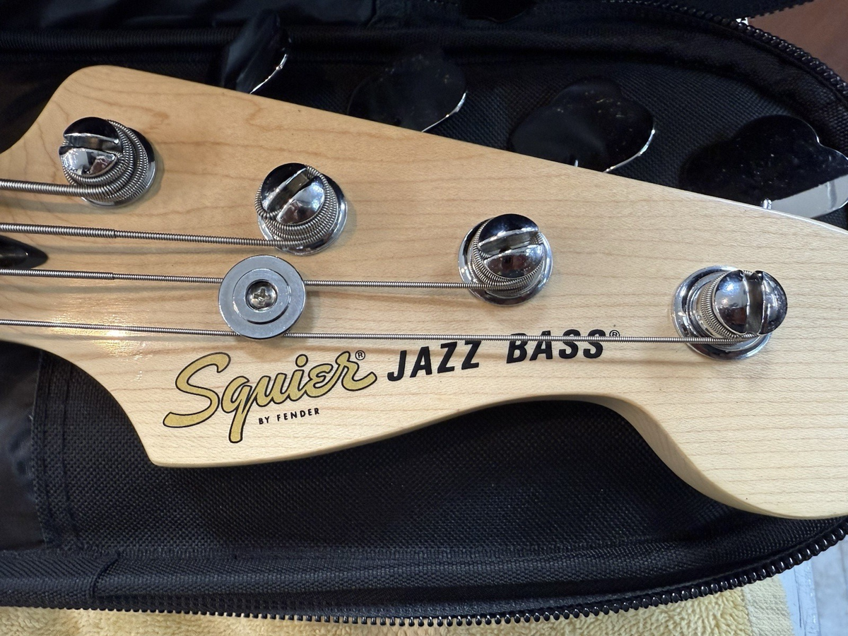 Fender Squier Affinity Series Jazz Bass, 3-Color Sunburst, Maple