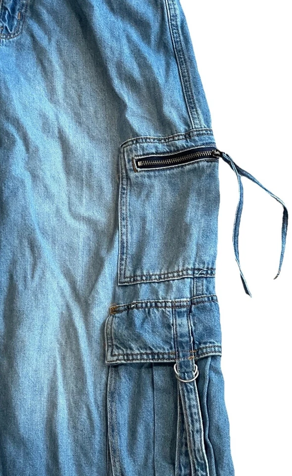 Pantalones de mezclilla utilitarios holgados de tiro medio para mujer Wild Fable lavado medio 8R Foto 4 de 4