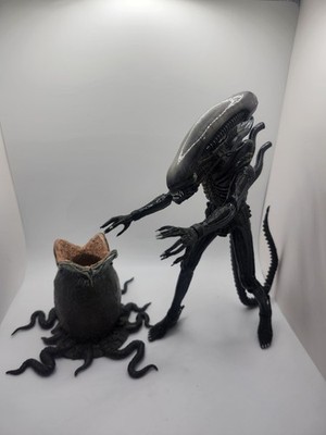 NECA Aliens Genocide Xenomorph Warrior 7'' Series 5 Black Figure