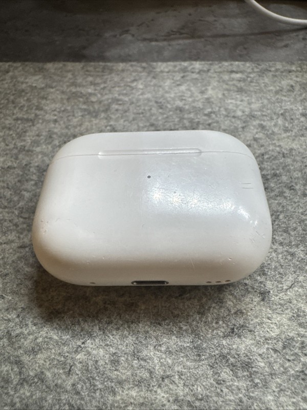 Apple AirPods Pro 2 Case Only