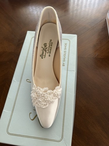 Saugus Special Occasion White Satin Bridal Shoe with Floral Appliqué Size 6