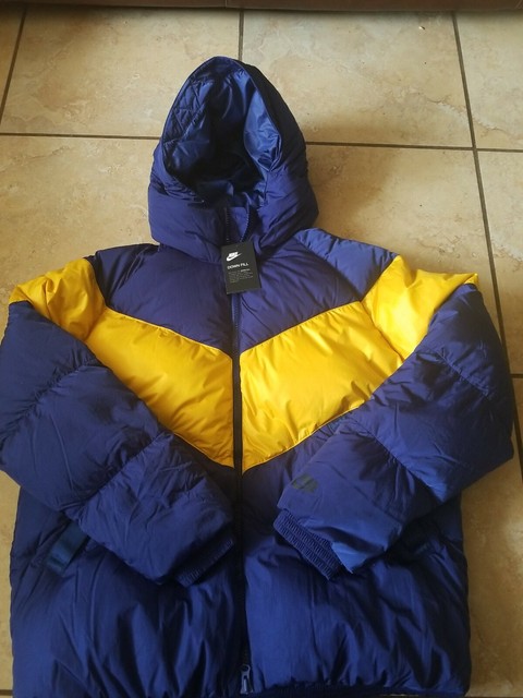 nike windrunner loose fit