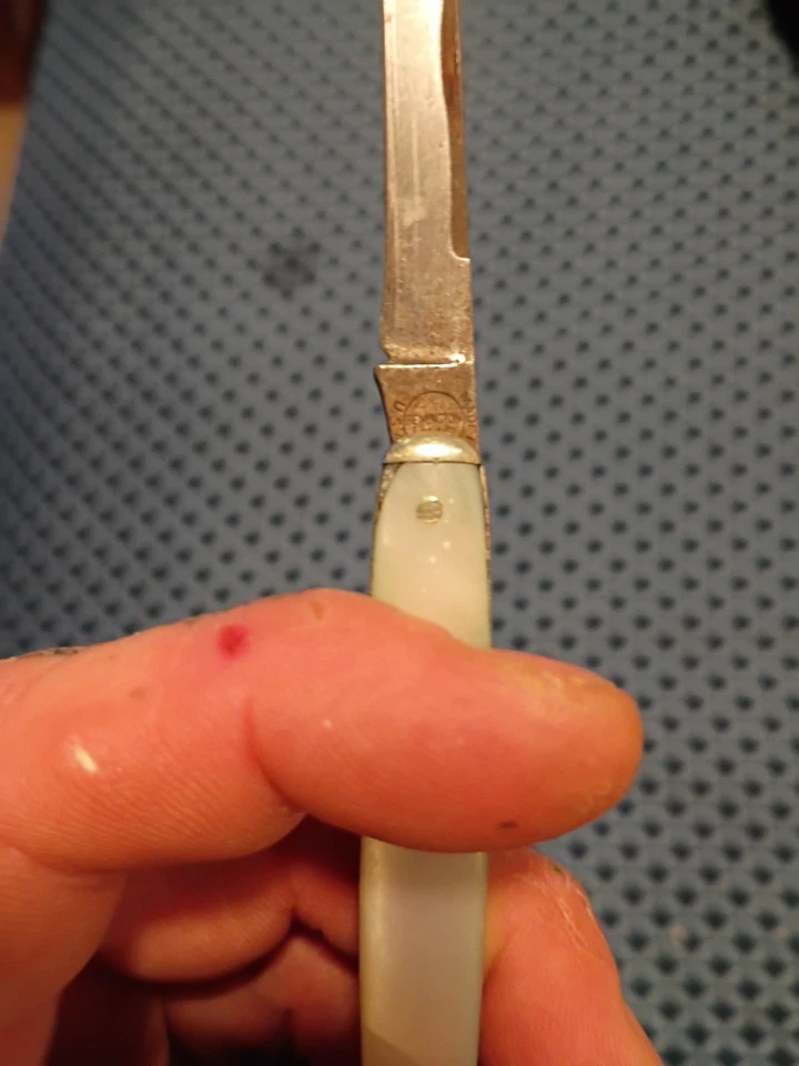 Navaja de bolsillo Remington 1930 madreperla Foto 2 de 2